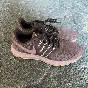 Nike Tennis Shoes - Women 8.5